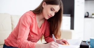 4 Top Benefits of Hiring Professional Essay Writing Service